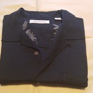 Tommy Bahama  100 % Silk Large